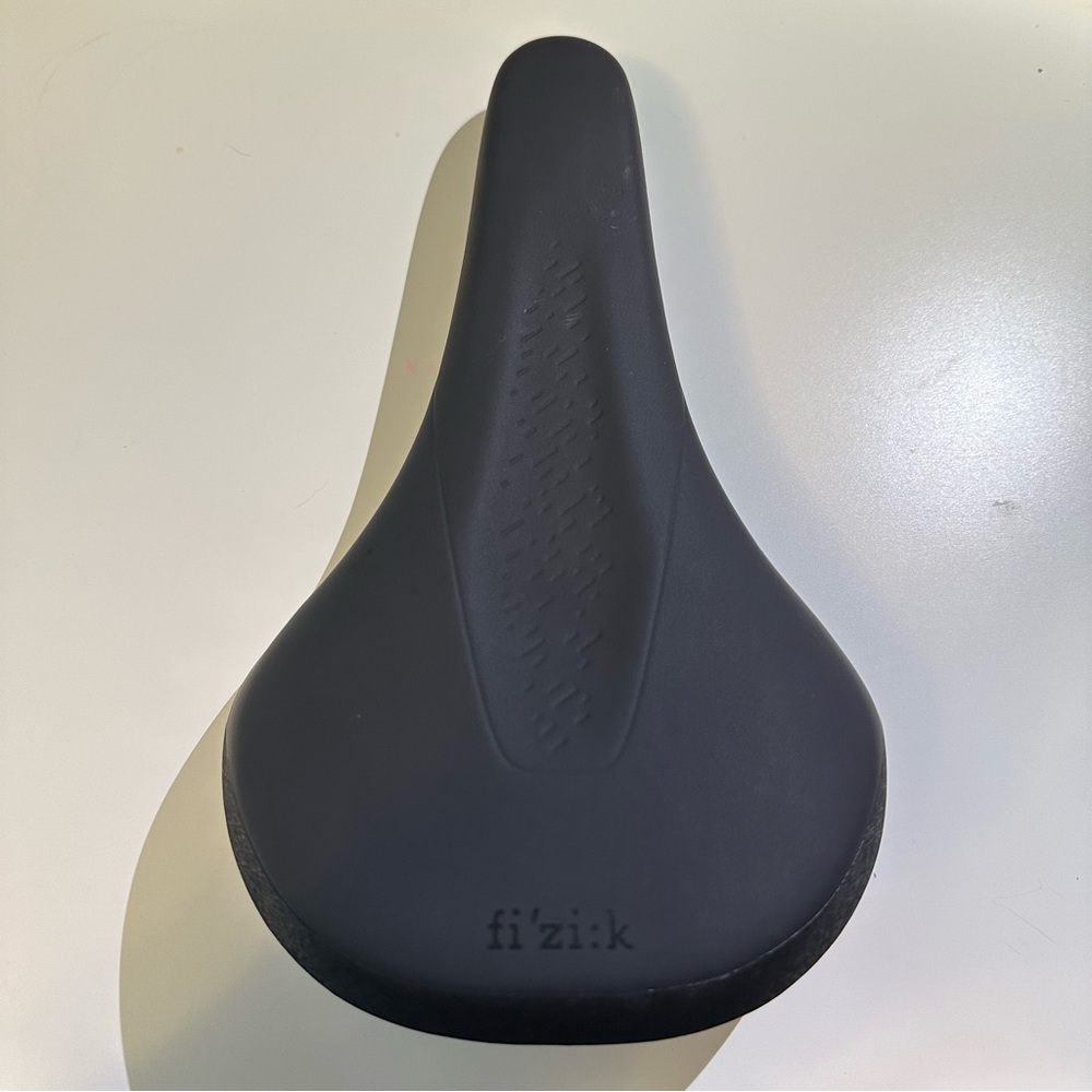 NWOT Fizik Terra Alpaca X5 Black Bicycle Saddle Seat 145mm